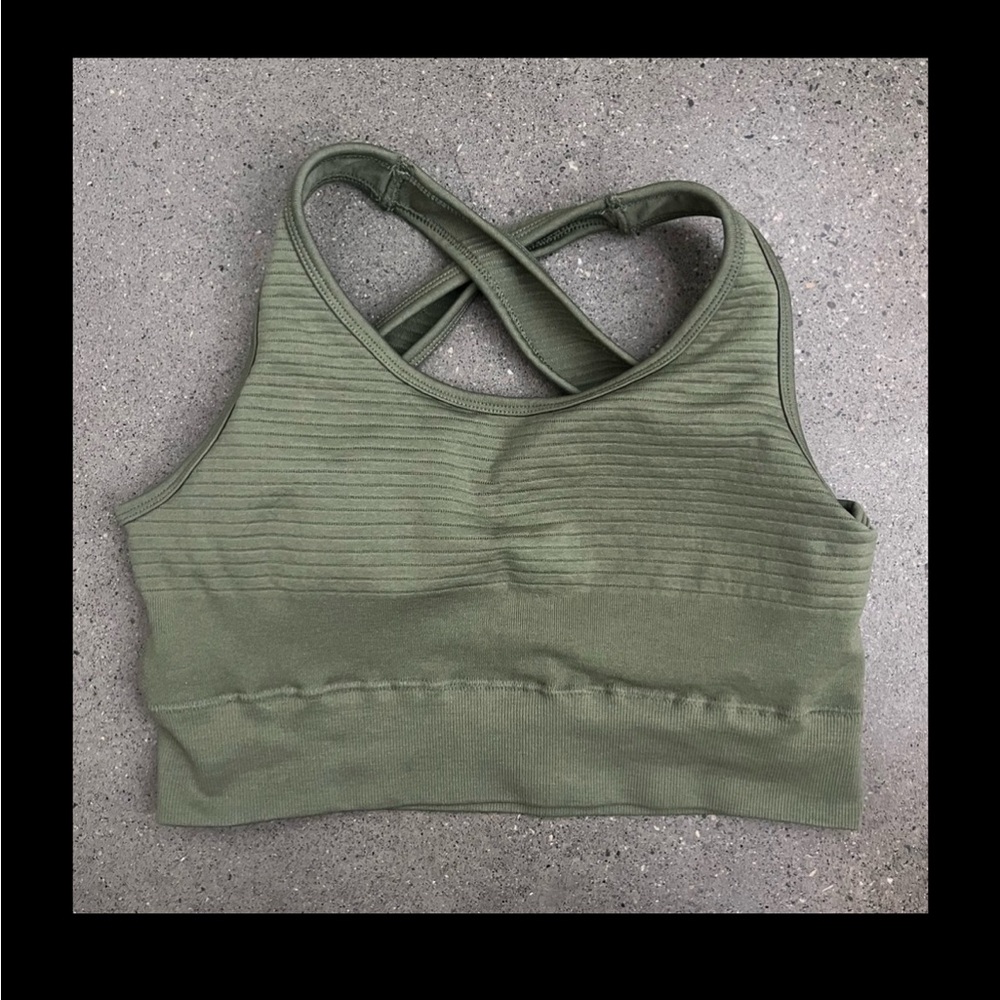 Alphalete Revival Vault Sports Bra